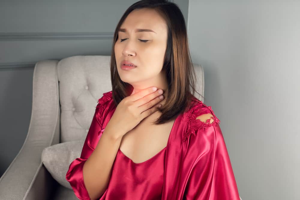 Ợ nóng cổ họng vào ban đêm: Nguyên nhân và cách điều trị