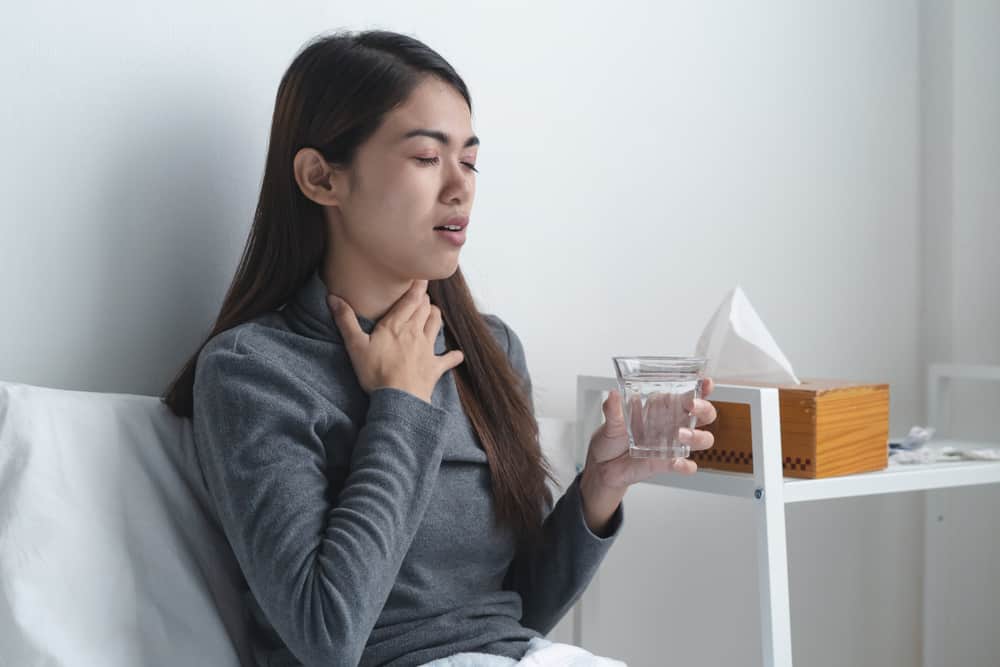 Ợ nóng cổ họng vào ban đêm: Nguyên nhân và cách điều trị