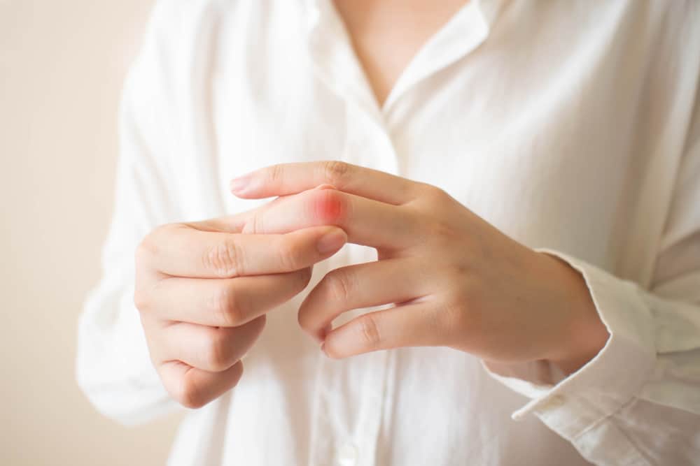 Đau các khớp ngón tay là bệnh gì? Nguyên nhân, triệu chứng và điều trị