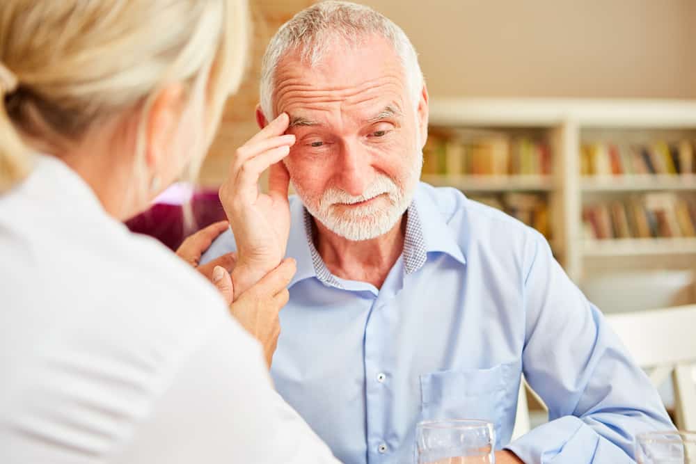 Nguyên nhân bệnh Alzheimer là do đâu? Yếu tố nguy cơ và phòng ngừa