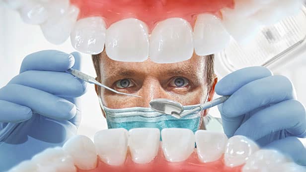 Cách tẩy răng ố vàng dễ hay khó và câu trả lời của bác sĩ