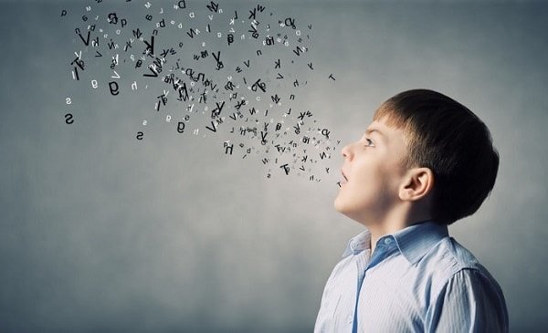 Tìm hiểu về tình trạng mất điều khiển lời nói chủ ý ở trẻ em