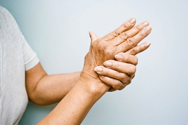 Viêm khớp ngón tay: Nguyên nhân, triệu chứng và cách điều trị