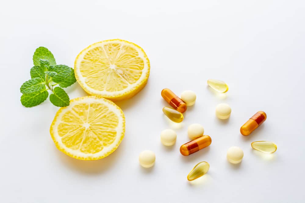 Tiêm vitamin C trắng da: Coi chừng tiền mất tật mang